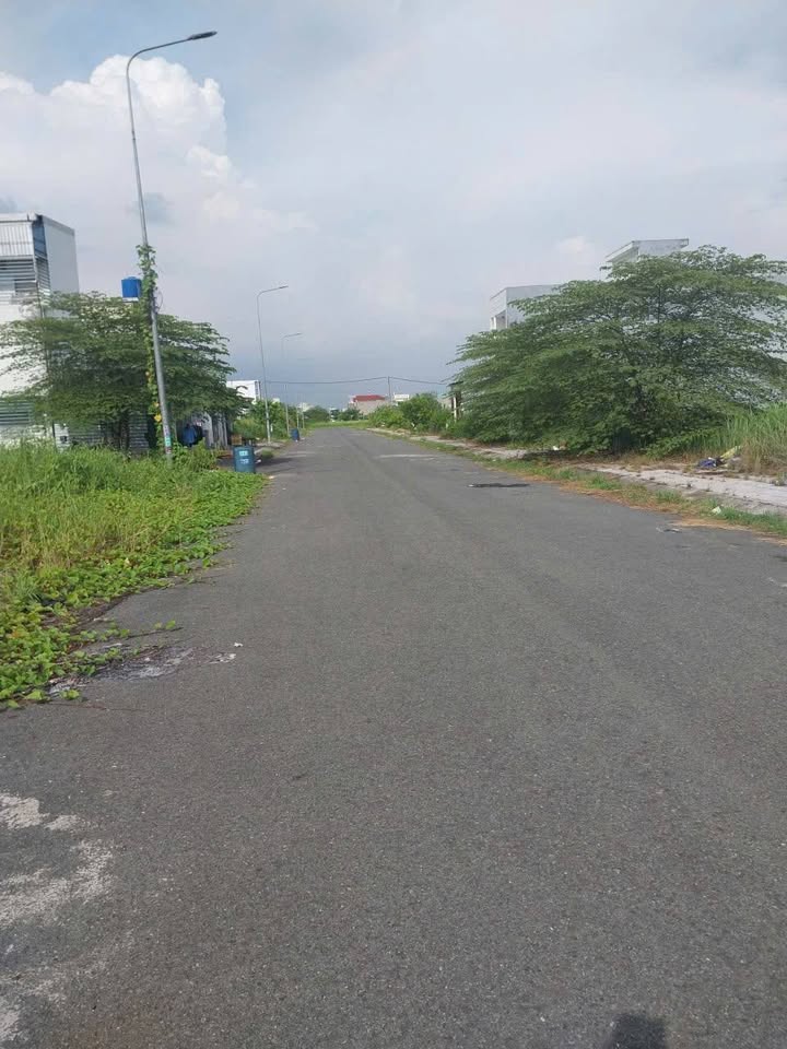 Đất nền khu CN Tân Đô, Đức Hòa, Long An 130m² giá 1.75 tỷ - Sổ hồng riêng, công chứng ngay!