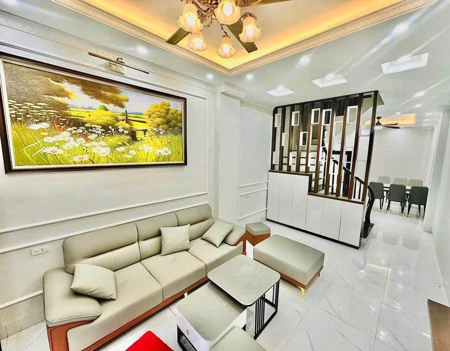 Nhà 5 tầng Phạm Văn Đồng, Cổ Nhuế 35m² giá 7.x tỷ - Full nội thất, ngõ thông thoáng!