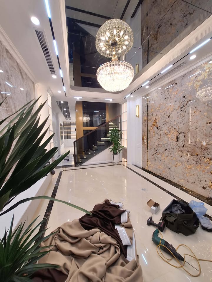 Nhà phân lô Nghĩa Đô, Cầu Giấy 60m² giá thỏa thuận - Ô tô vào nhà, thang máy sẵn sàng ở!