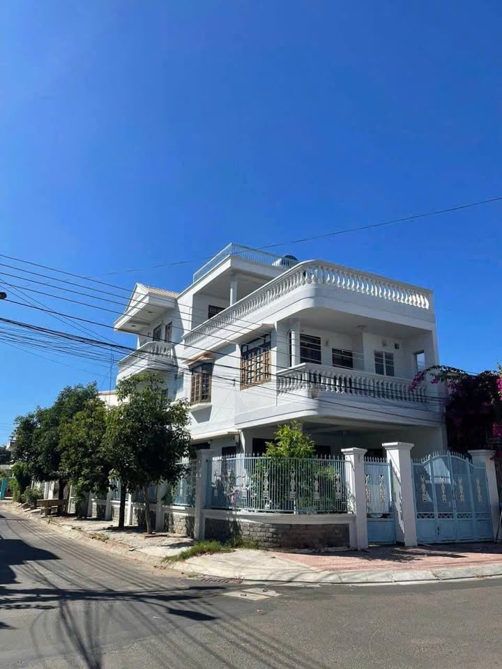 Nhà cho thuê mặt tiền NB Phạm Ngọc Thạch, Phú Trinh, 200m² - Diện tích rộng, giá thuê tốt!