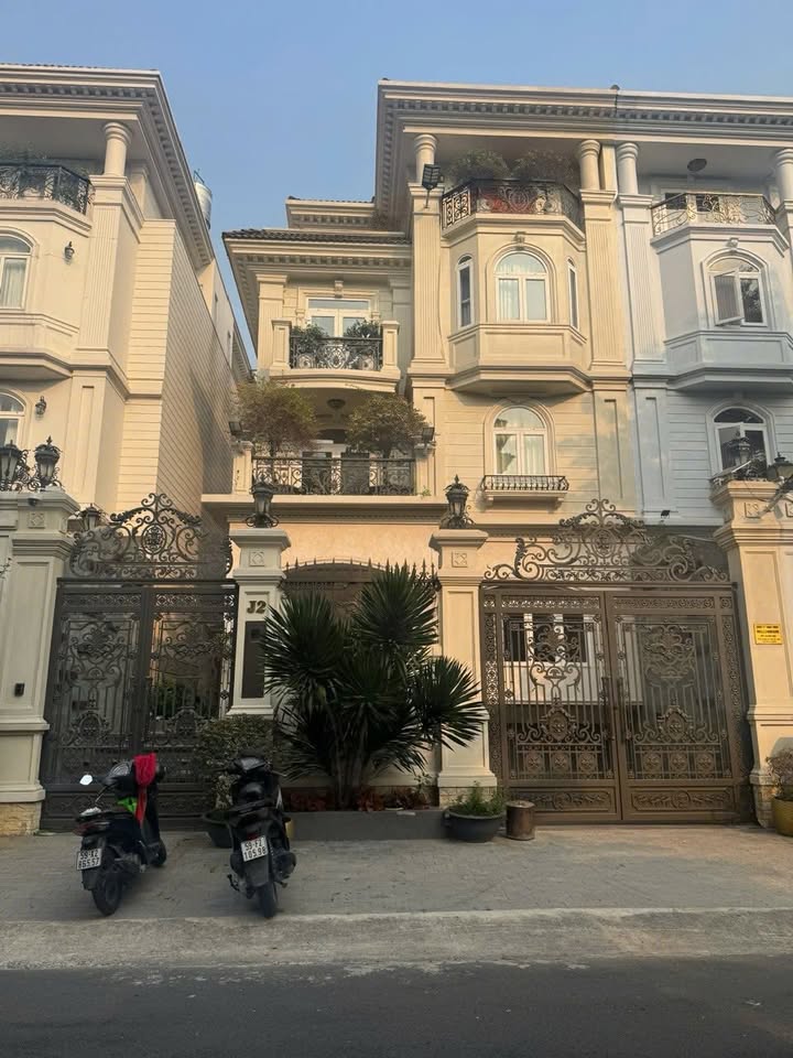 Biệt thự cho thuê Cityland Quận 7 650m² giá 90 triệu - Nội thất cao cấp, thang máy