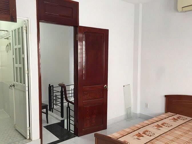 Cho thuê nhà nguyên căn Quận 8 - 3PN, giá 12 triệu, hẻm xe hơi thoải mái!