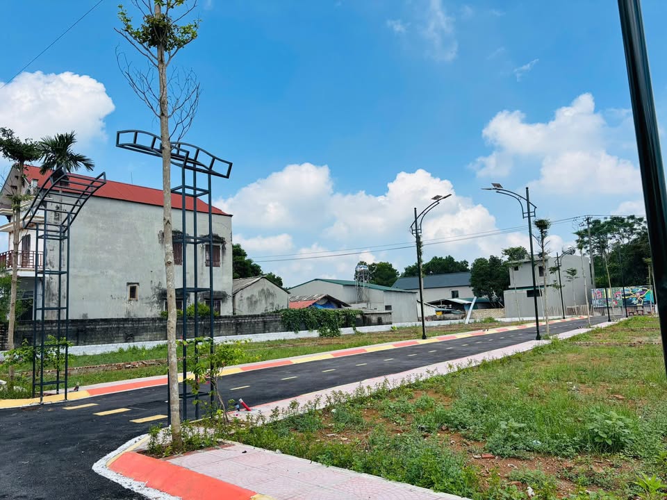 Đất thổ cư 100m² xã Hòa Lạc giá 30 tỷ - Cơ hội đầu tư tuyệt vời!