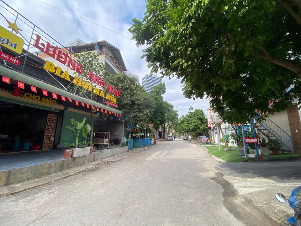 Đất Sáp Mai, Đông Anh 87.6m² giá chỉ 8x - Kinh doanh sầm uất!