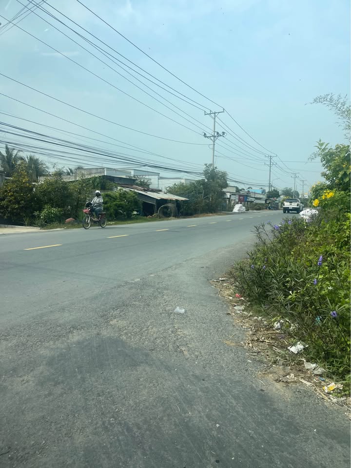 Đất nền mặt tiền đường nhựa lớn tứ giác Hòa Bình Cần Giuộc 200m² giá 670 triệu - Cần ra gấp!