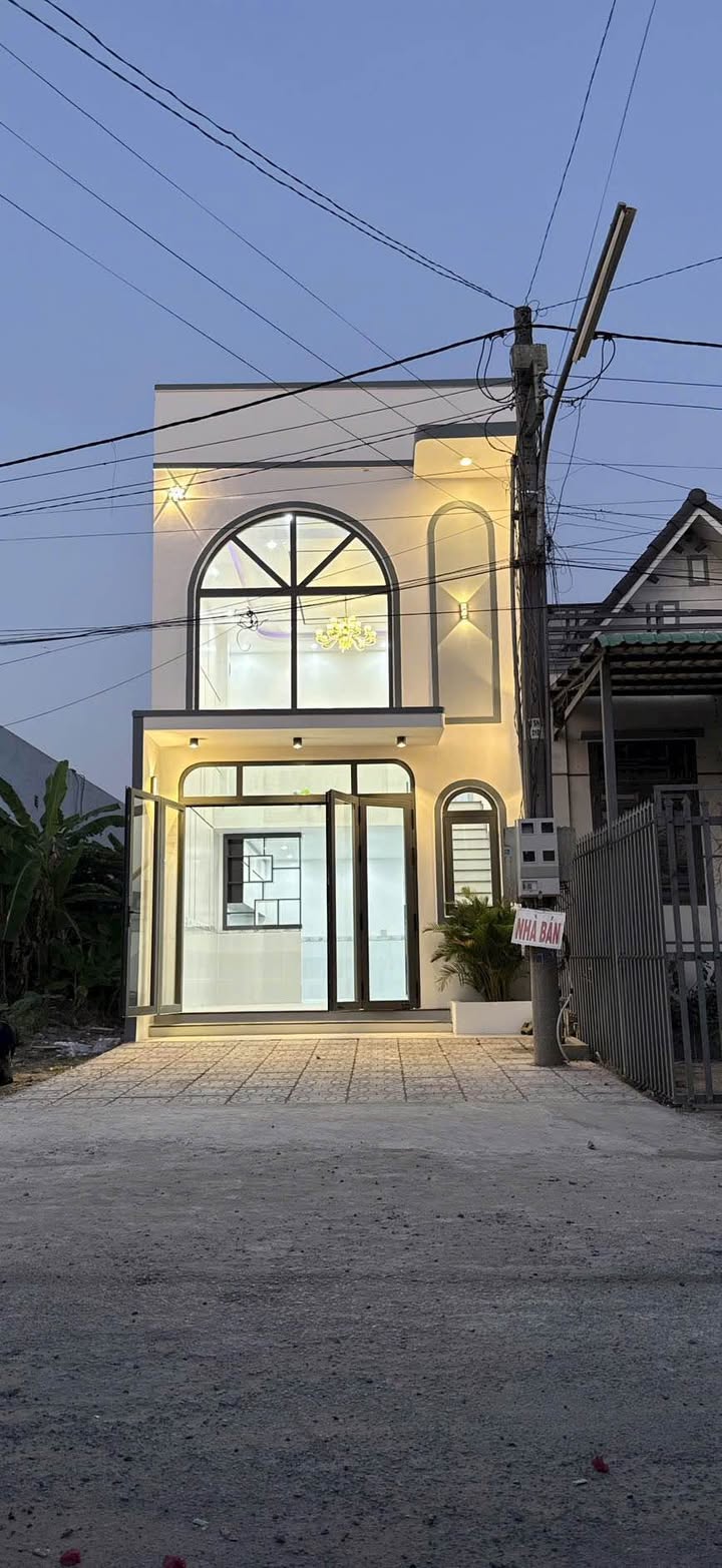 Nhà trệt lửng 3 phòng ngủ KDC Đông Phú 90m² giá 2.15 tỷ - Thiết kế đẹp, sẵn sàng ở!