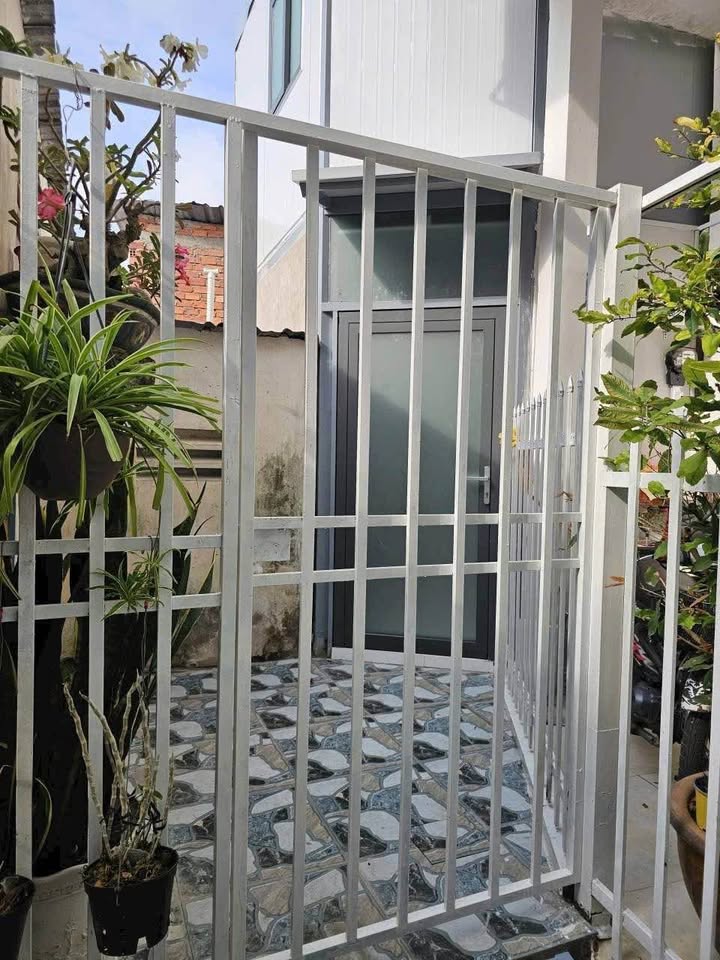 Nhà phố cho thuê Đường 30-04, Quận Ninh Kiều, 23m² giá 2.5 triệu - Sẵn máy lạnh, tiện nghi đầy đủ!