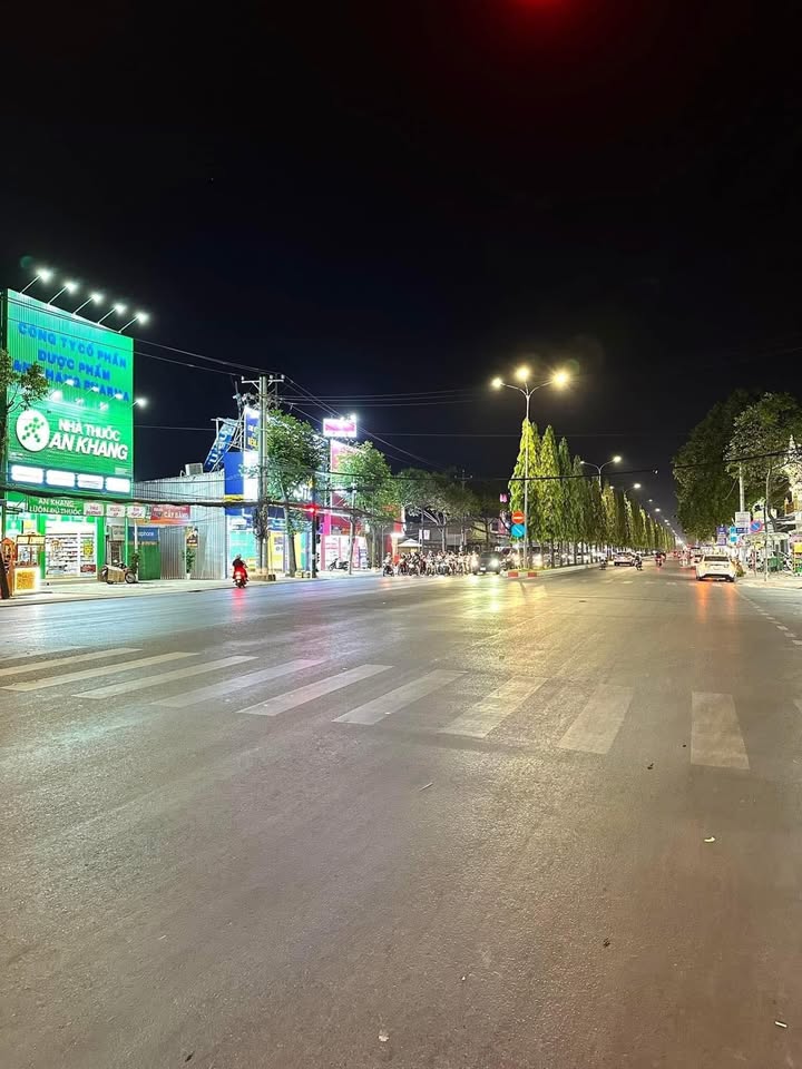 Nhà mặt tiền Nguyễn Văn Cừ, An Khánh, 115m² giá 9.2 tỷ - Đầu tư sinh lời ngay!