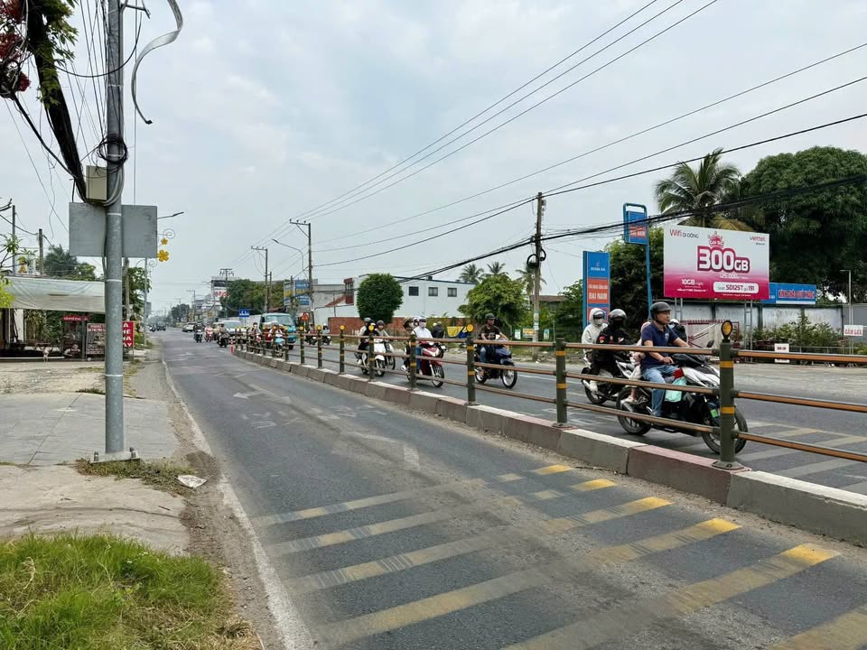 Đất nền cho thuê Trần Hưng Đạo, Long Xuyên 300m² - Giá chỉ 10 triệu/tháng!