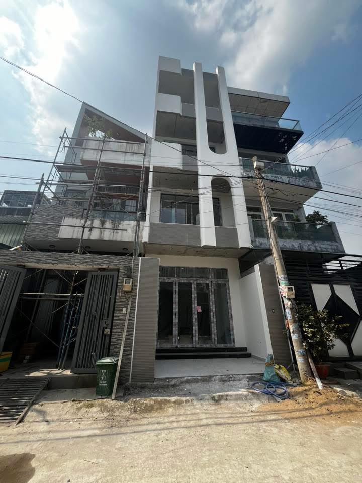 Nhà 4 tầng đường 970, phường Phú Hữu, 52m² giá 6.5 tỷ - Đầu tư sinh lời ngay!