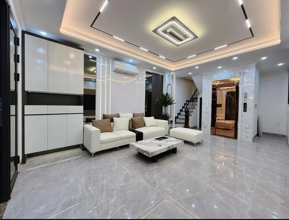 Nhà phố Bạch Mai 175m² giá 10.8 tỷ - Nhà mới xây, thang máy nhập khẩu!