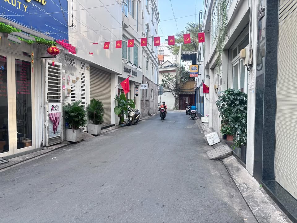 Nhà Hẻm Xe Hơi Đoàn Thị Điểm, Phú Nhuận 60m² giá 11 tỷ - Chính Chủ Bán Gấp!