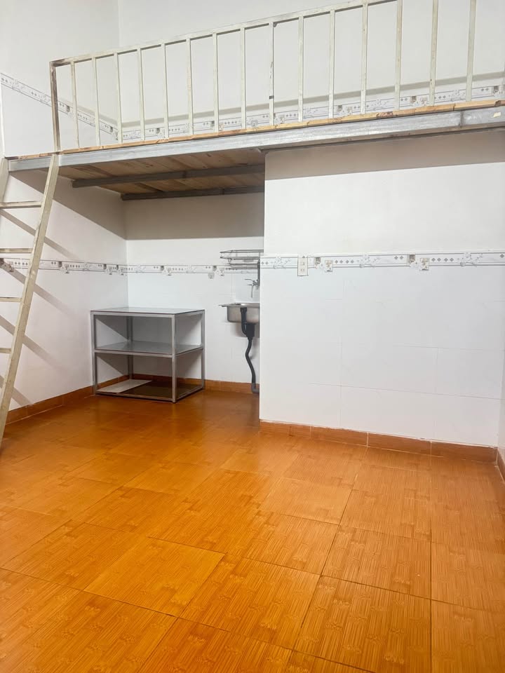 Phòng trọ Nguyễn Bỉnh Khiêm Quận 1 giá 900k - Không cọc, bao nước và wifi!