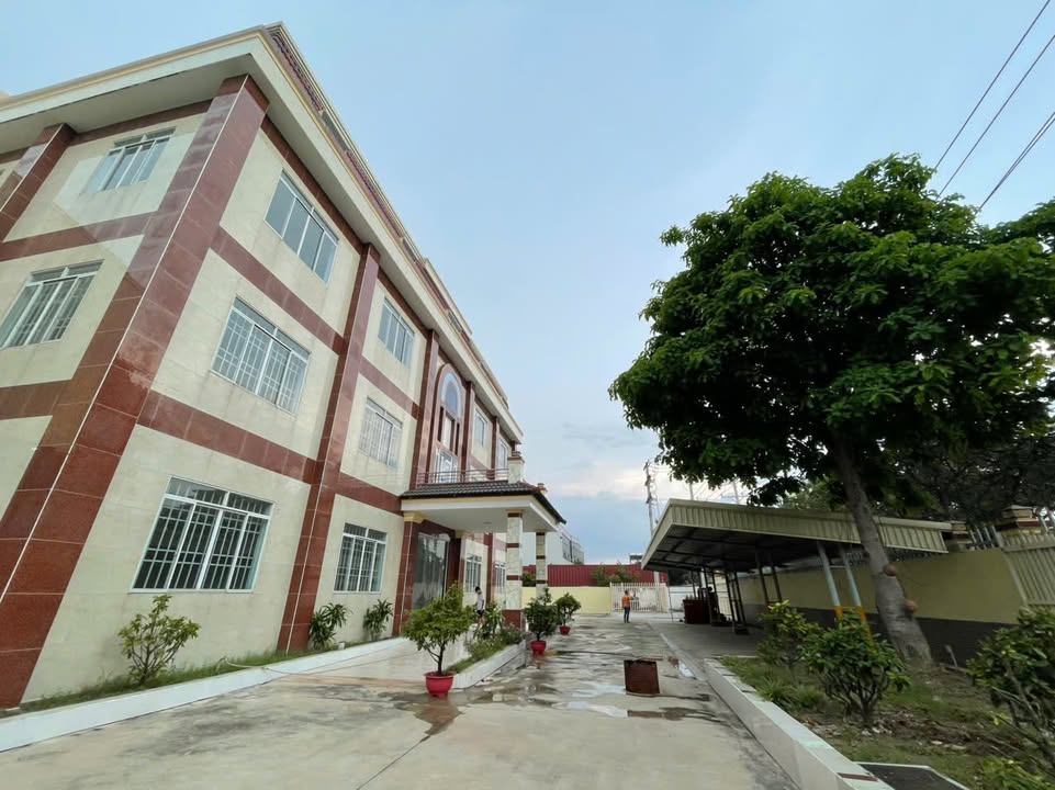 Kho xưởng cho thuê Phạm Văn Hai, Bình Chánh 1500m² - Thang nâng hàng hiện đại!