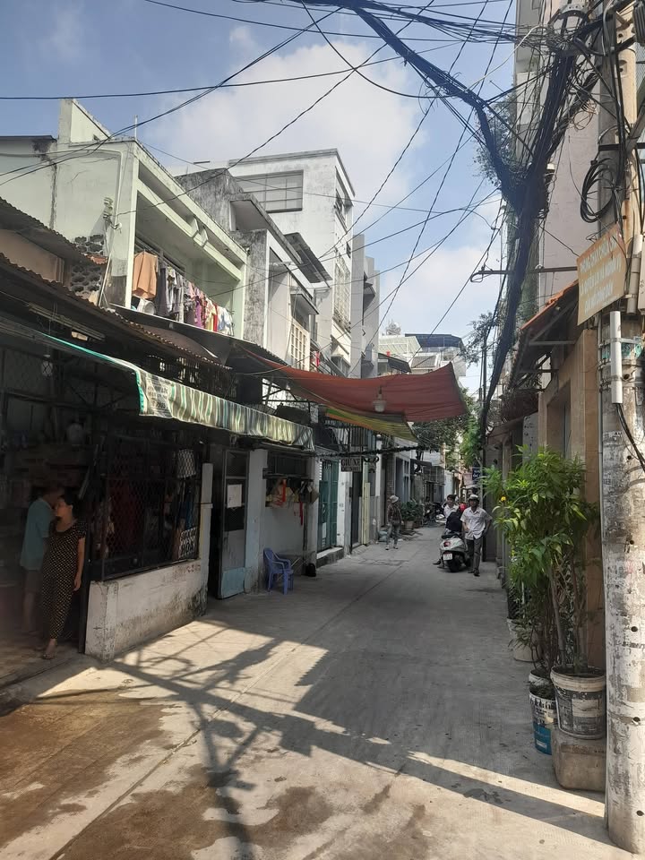 Nhà bán Quận 10 hẻm xe hơi 80m² giá 10.3 tỷ - Sổ vuông đẹp!