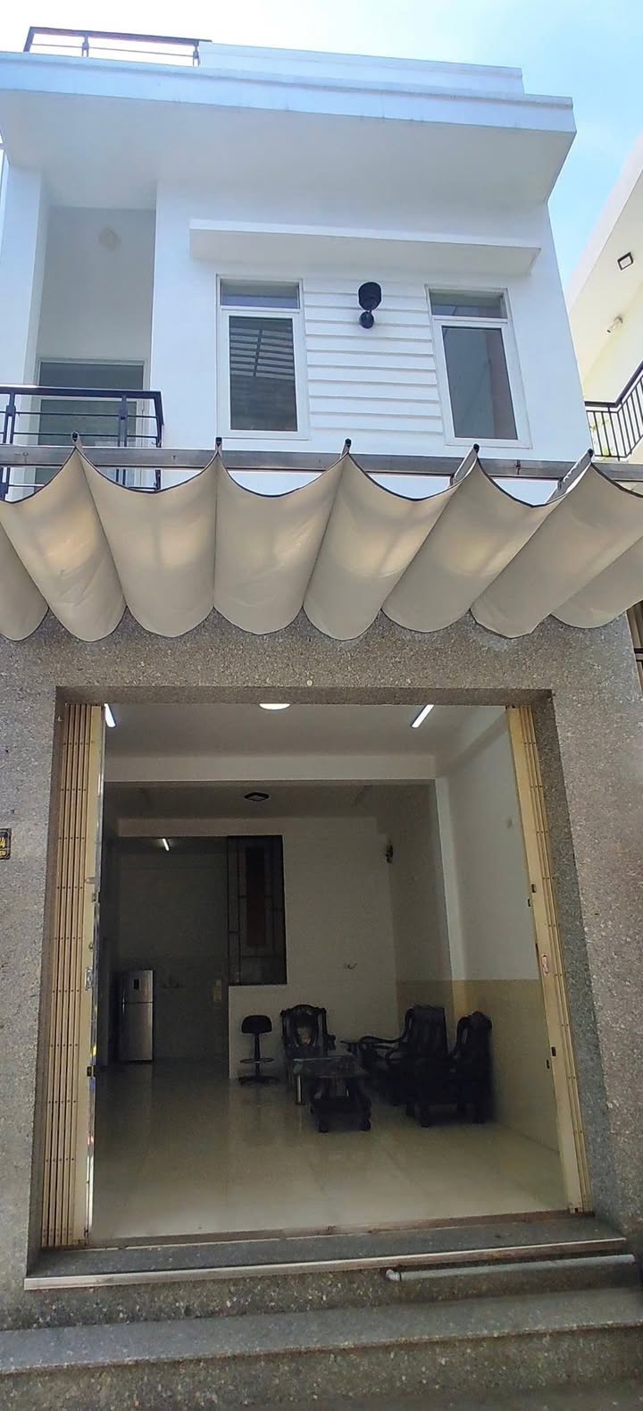 Nhà nguyên căn cho thuê tại Hoàng Diệu 55m² giá 8.5 triệu - Không gian thoáng đãng, đầy đủ tiện nghi!