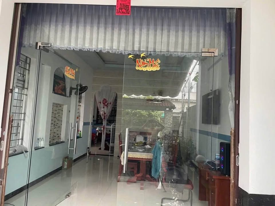 Nhà cấp 4 hẻm ô tô Trần Phong Sắc, Phường 4, Tân An 180m² giá 3 tỷ - Gần trung tâm tiện ích!