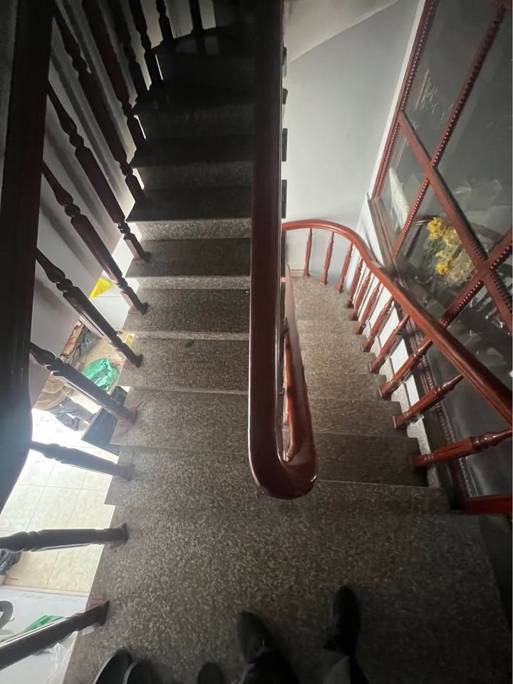 Nhà 3 tầng mặt đường Cao Thắng Hạ Long 73m² giá 6 tỷ - Kinh doanh hiệu quả!