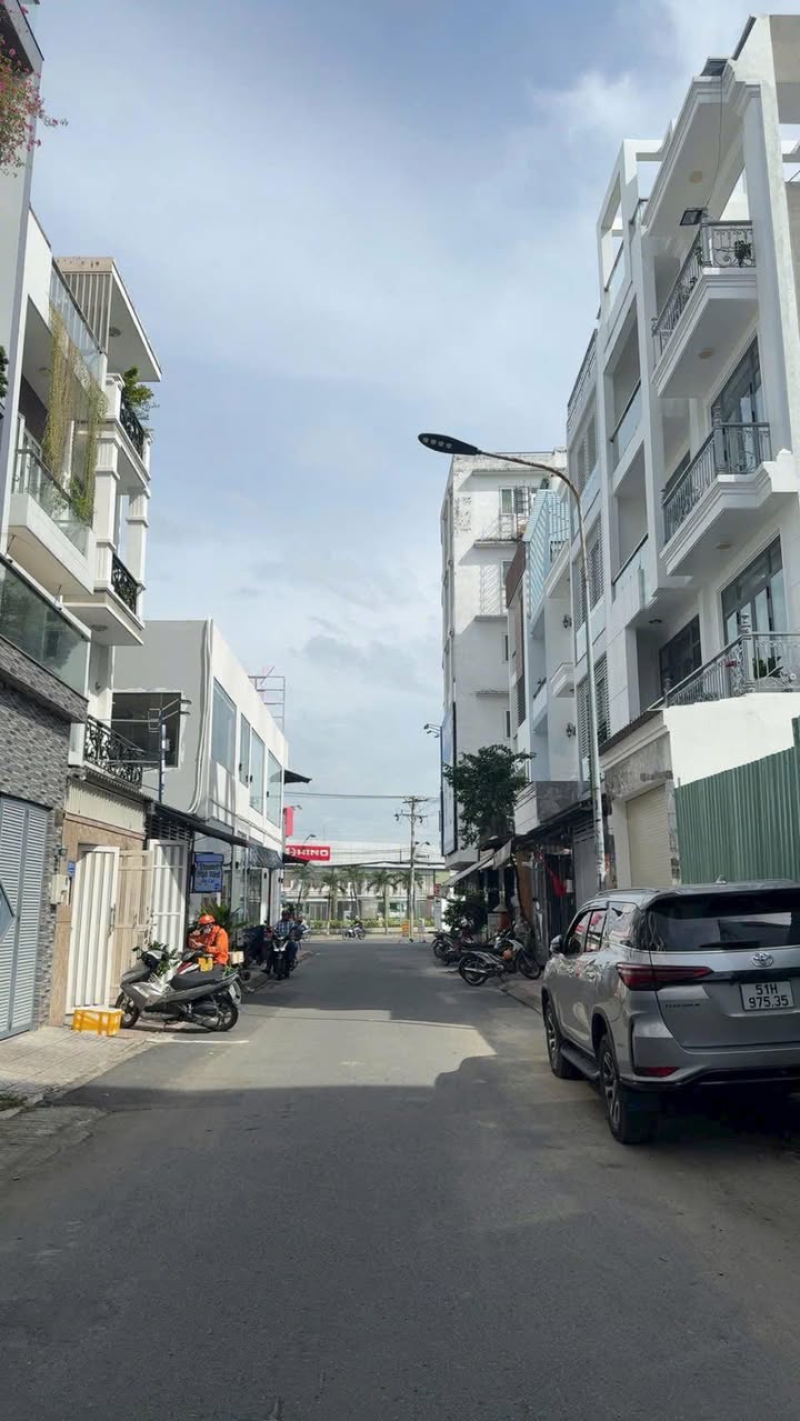 Nhà 3 lầu Tân Kỳ Tân Quý 56m² giá 9.9 tỷ - Gần Aeon Mall Tân Phú!