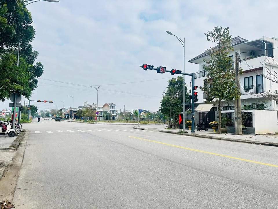 Đất nền mặt tiền đường Đồng Khởi, KQH Bàu Vá 200m² giá 12 tỷ - Cơ hội đầu tư sinh lời!