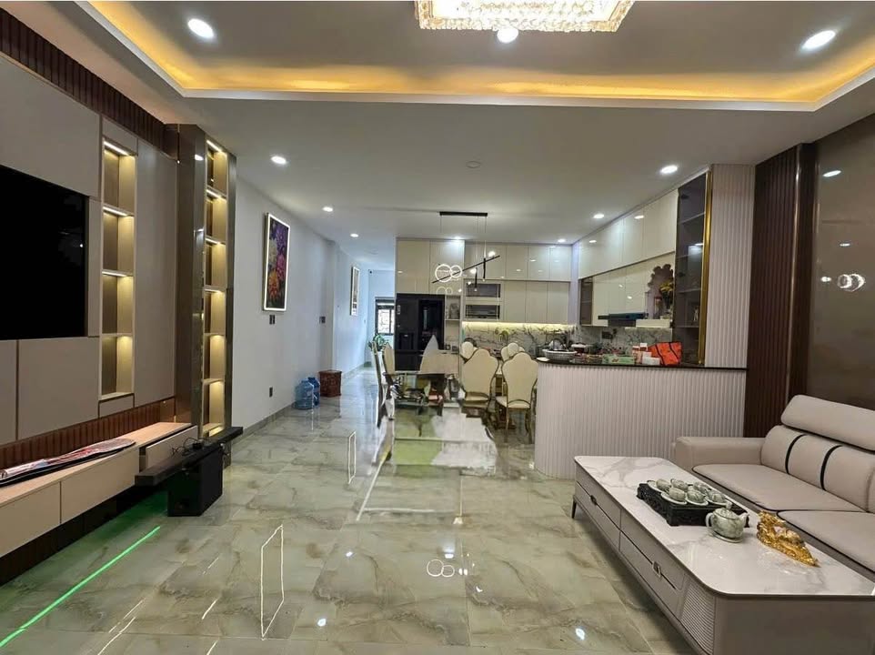 Nhà mặt tiền Nguyễn Đình Chiểu, Đà Lạt 121m² giá 25 tỷ - Kinh doanh sầm uất!