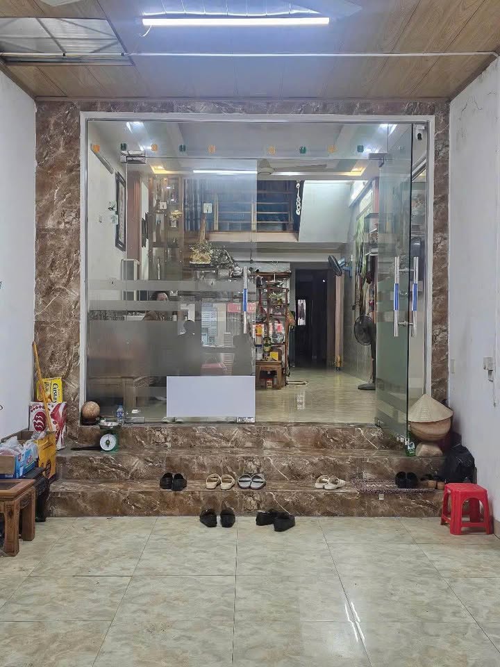 Bán nhà 3 tầng mặt phố Lê Thị Hoa 130m² giá 7.1 tỷ - Vị trí đắc địa cho kinh doanh!