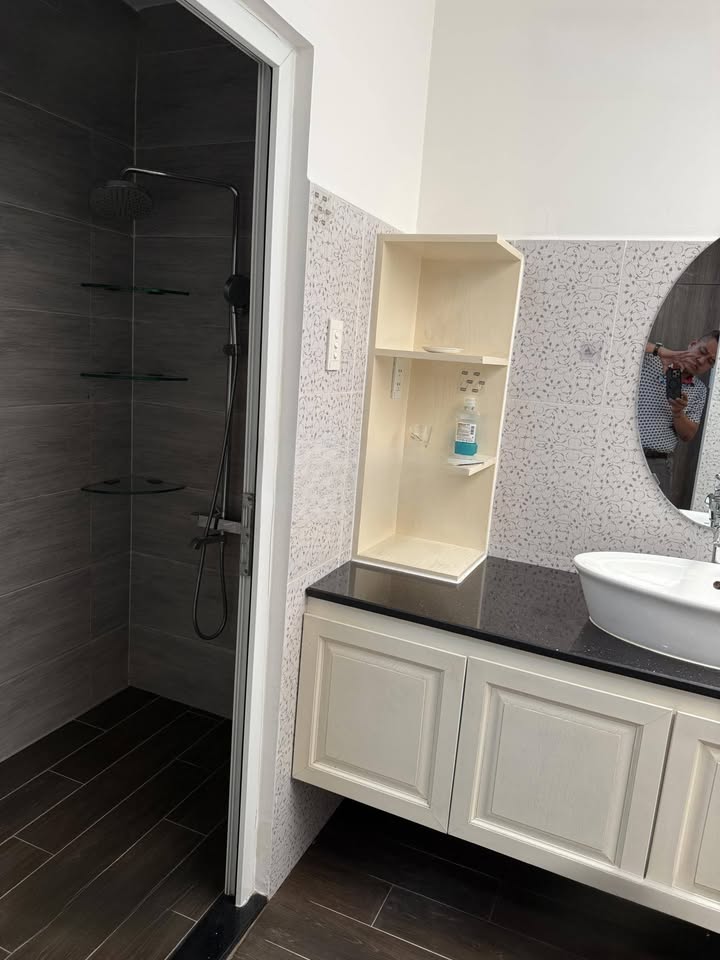 Nhà cho thuê tại Phổ Quang, Quận Tân Bình, 300m² giá 36 triệu - Nội thất đầy đủ, tiện nghi!