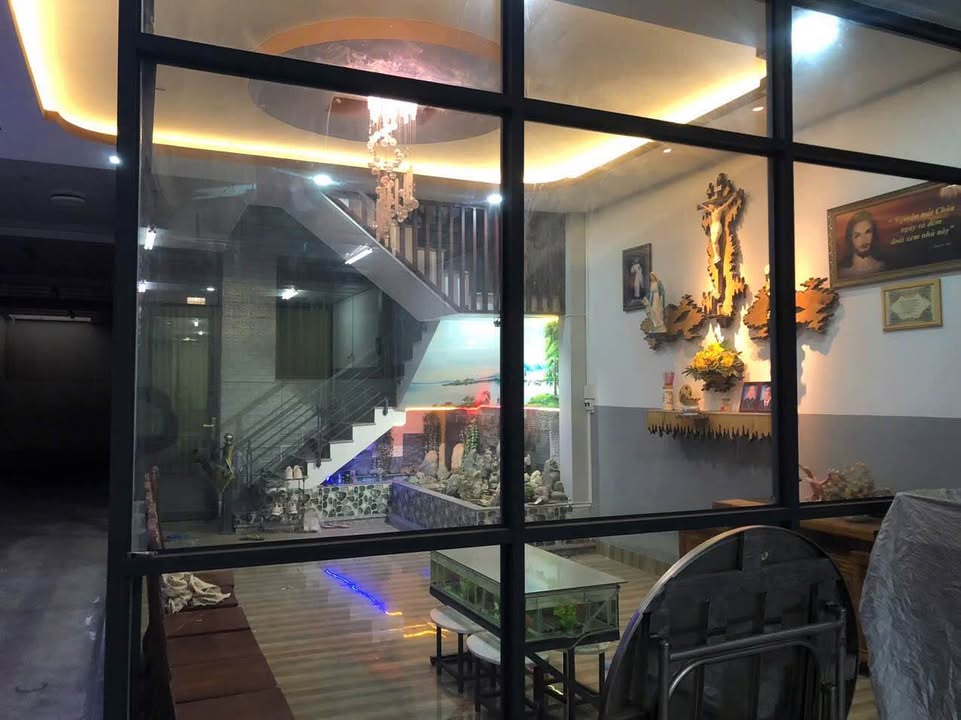 Nhà đẹp 2 tầng mặt tiền đường Lương Định Của, Vĩnh Ngọc Nha Trang 228m² giá 12 tỷ - Kinh doanh thuận lợi!