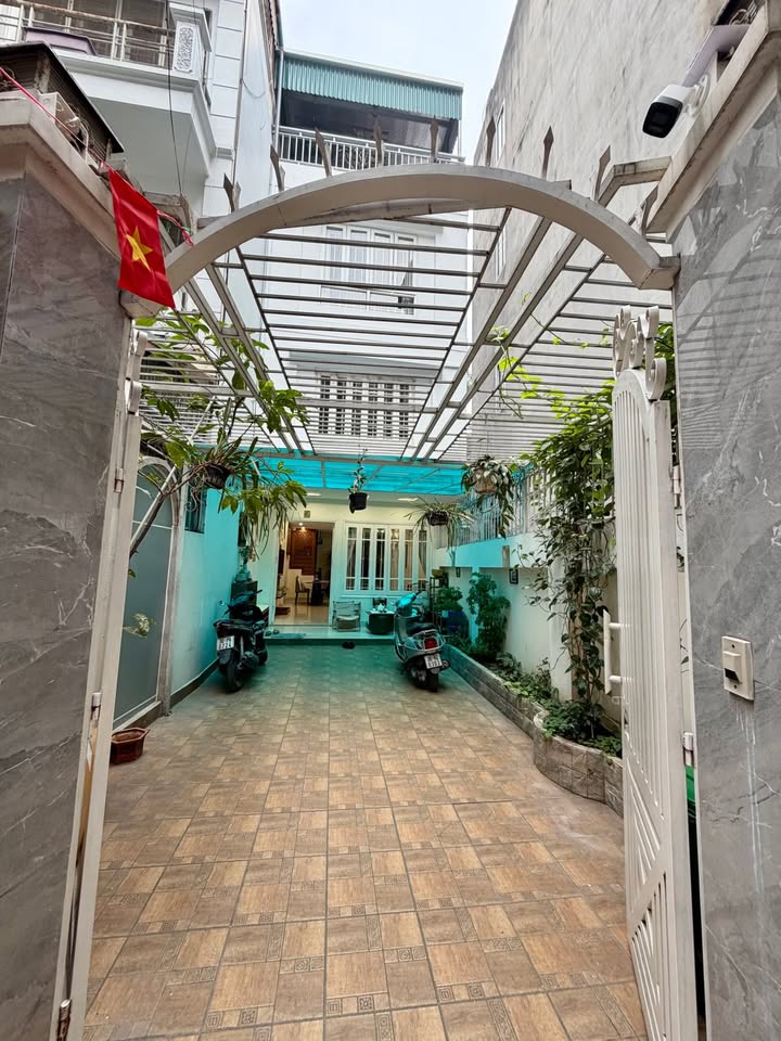 Nhà cho thuê tại 31A ngõ 209 Đội Cấn, 90m² - Sẵn sàng vào ở ngay!