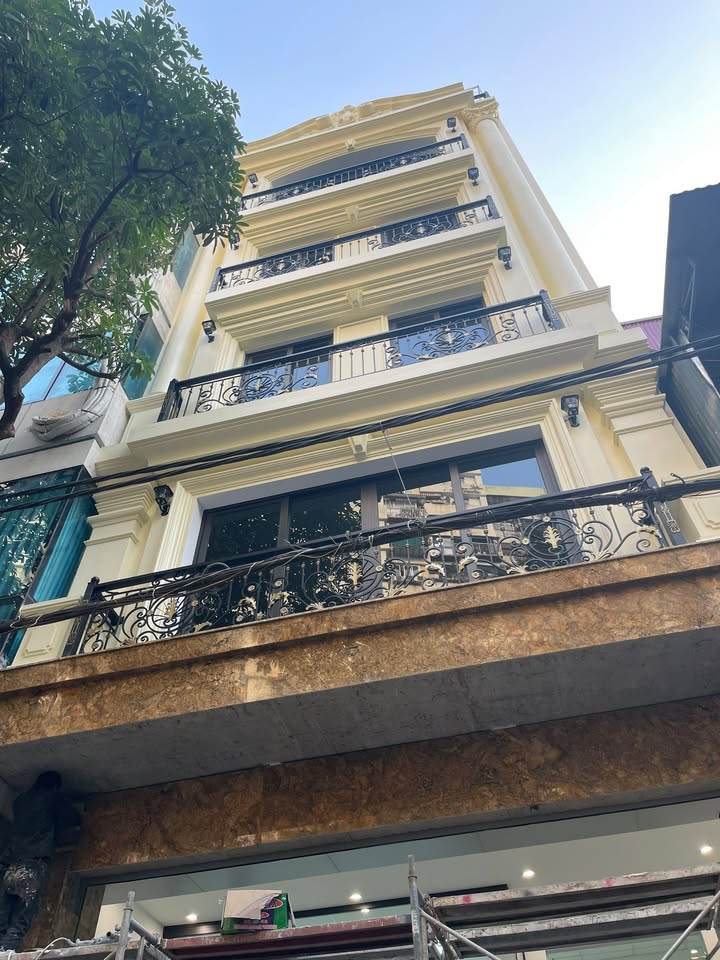 Cho thuê mặt bằng 38 Trần Quý Kiên, Cầu Giấy 110m² - Thích hợp văn phòng, spa, salon!