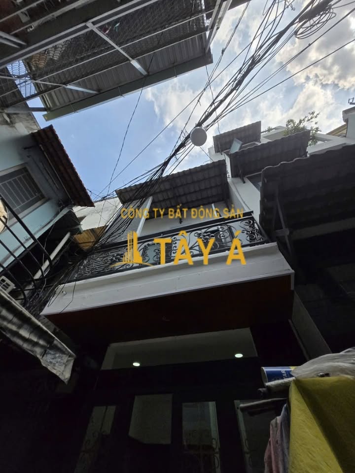 Nhà bán Tân Phú 20.8m² giá 3.65 tỷ - Hẻm rộng 3.27m, sẵn sàng ở ngay!