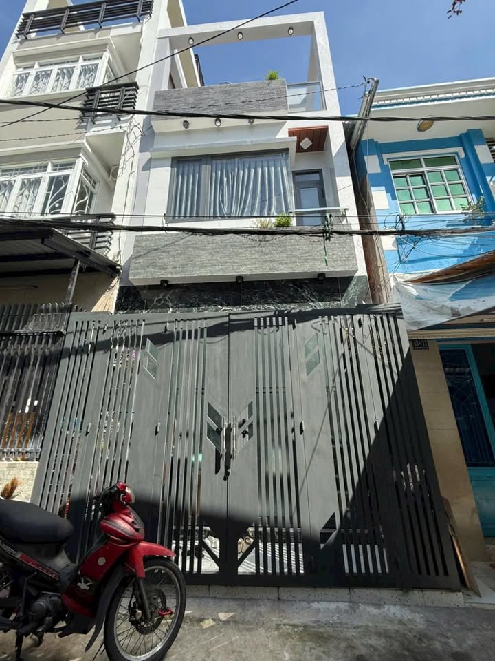 Nhà mới 3 tầng hẻm rộng Nguyễn Tri Phương, Quận 8, 35m² giá 5.68 tỷ - Chính chủ bán gấp!