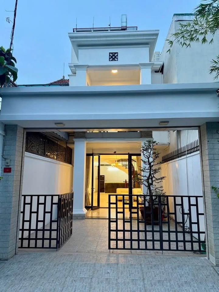 Cho thuê nhà mặt tiền Thảo Điền 100m² - Phù hợp kinh doanh văn phòng!