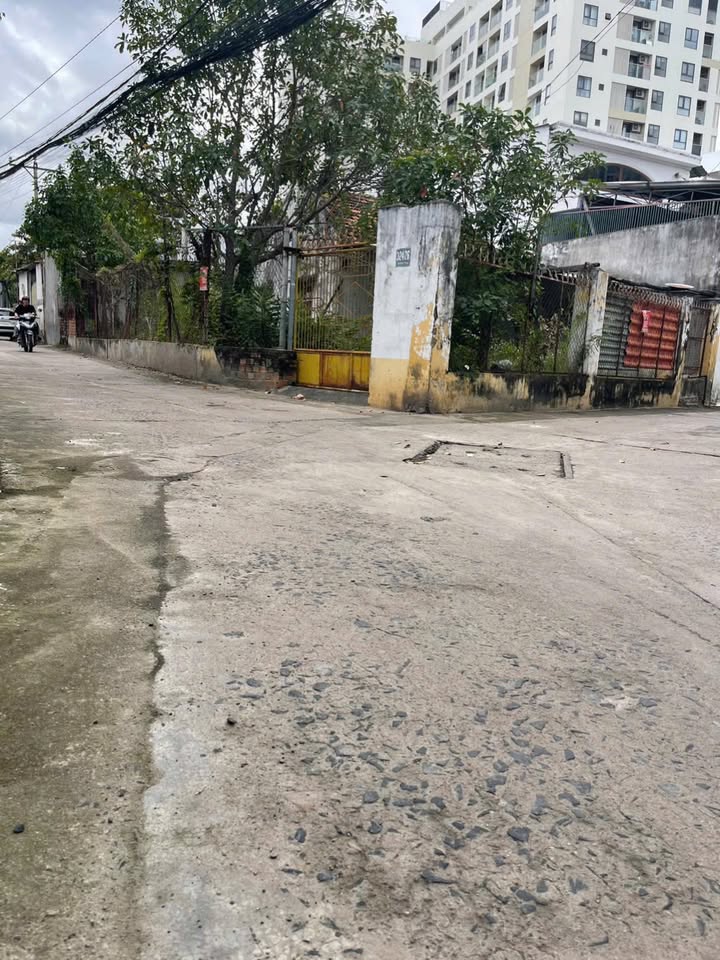 Lô đất góc 2 mặt tiền 272.4m² giá 12.8 tỷ - Sổ hồng hoàn công, giảm 150 triệu!