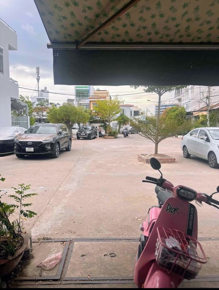 Nhà 2 tầng KDC Bình Khuê Phước Tân Nha Trang 99m² giá 4.4 tỷ - Nội thất cao cấp, dọn vào ở ngay!