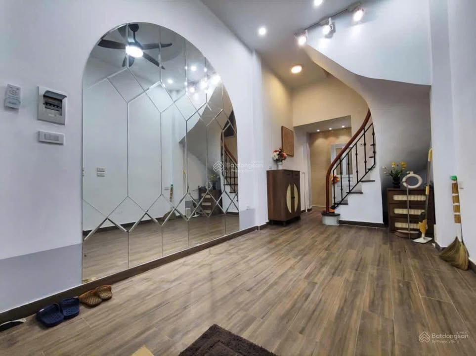 Nhà nhỏ cho thuê tại Vạn Bảo, Ba Đình 22m² giá chỉ 10,5 triệu - Tiện nghi đầy đủ