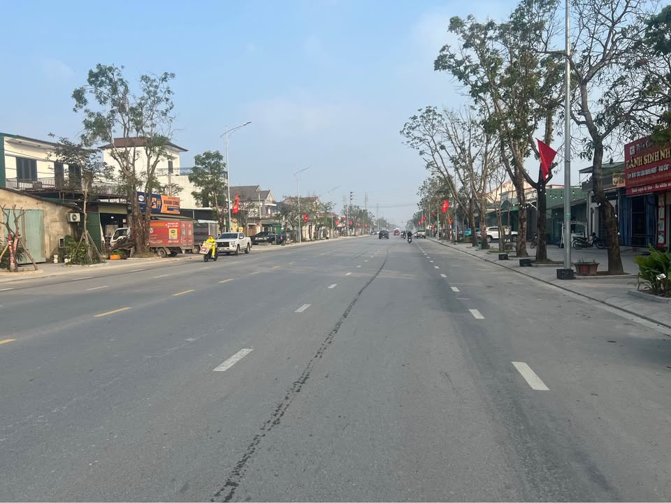 Đất 2 mặt tiền đường Quang Trung, huyện Lộc Hà, diện tích 200m² giá 8 tỷ - Cơ hội kinh doanh tuyệt vời!