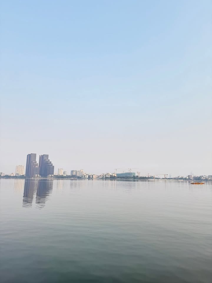 Nhà 6 Tầng Lạc Long Quân 35m² giá 12.5 tỷ - Sẵn sàng vào ở ngay!