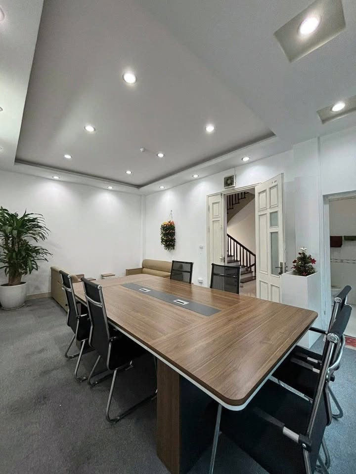 Văn phòng cho thuê Phạm Tuấn Tài, Cầu Giấy 35m² - Giá thuê chỉ 5 triệu/tháng!