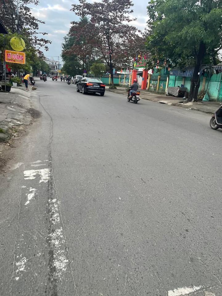 Đất nền Hòa Khánh Nam, Đà Nẵng 100m² giá 5 tỷ - Khu kinh doanh sầm uất!