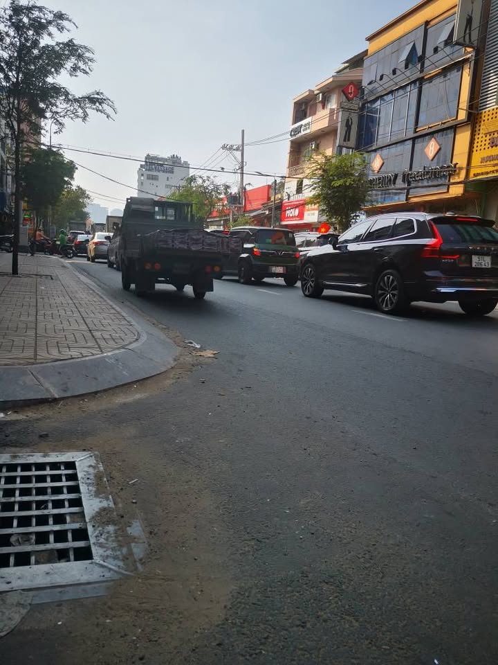 Nhà mặt tiền kinh doanh Phường 26, Quận Bình Thạnh 30m² giá 8.5 tỷ - Sổ đẹp nở hậu nhẹ!