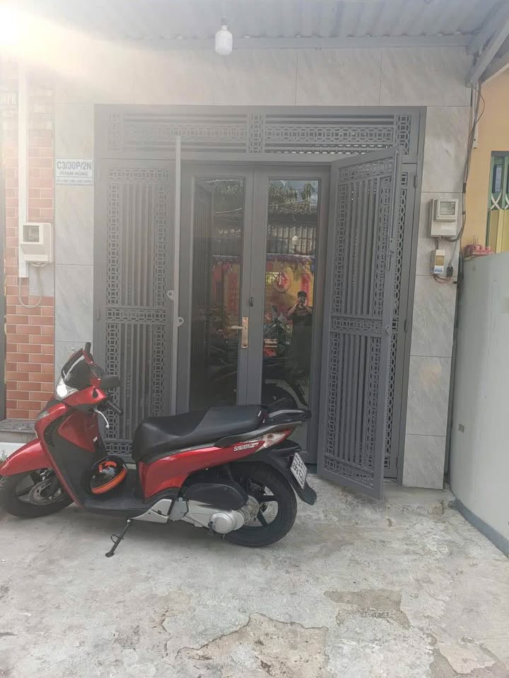 Nhà bán Hẻm C4, Phạm Hùng, Quận 8, 36m² giá 2.2 tỷ - Thương lượng tốt!