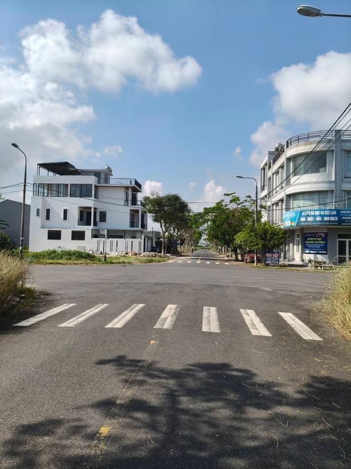 Đất nền Bãi Tắm Tân Trà, Đường Võ Văn Đồng 197m² giá 12 tỷ - Cơ hội đầu tư hấp dẫn!