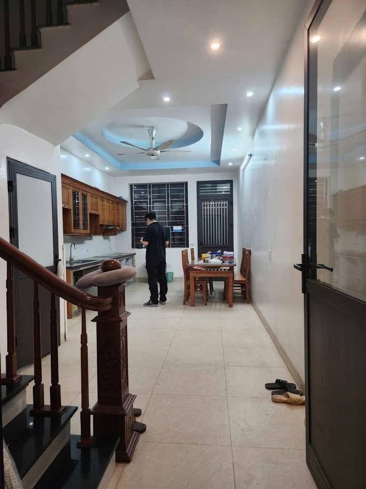 Nhà nguyên căn cho thuê tại Khu dân cư 918, Phúc Đồng, Long Biên, giá 12 triệu - Tiện nghi đầy đủ, vị trí trung tâm!