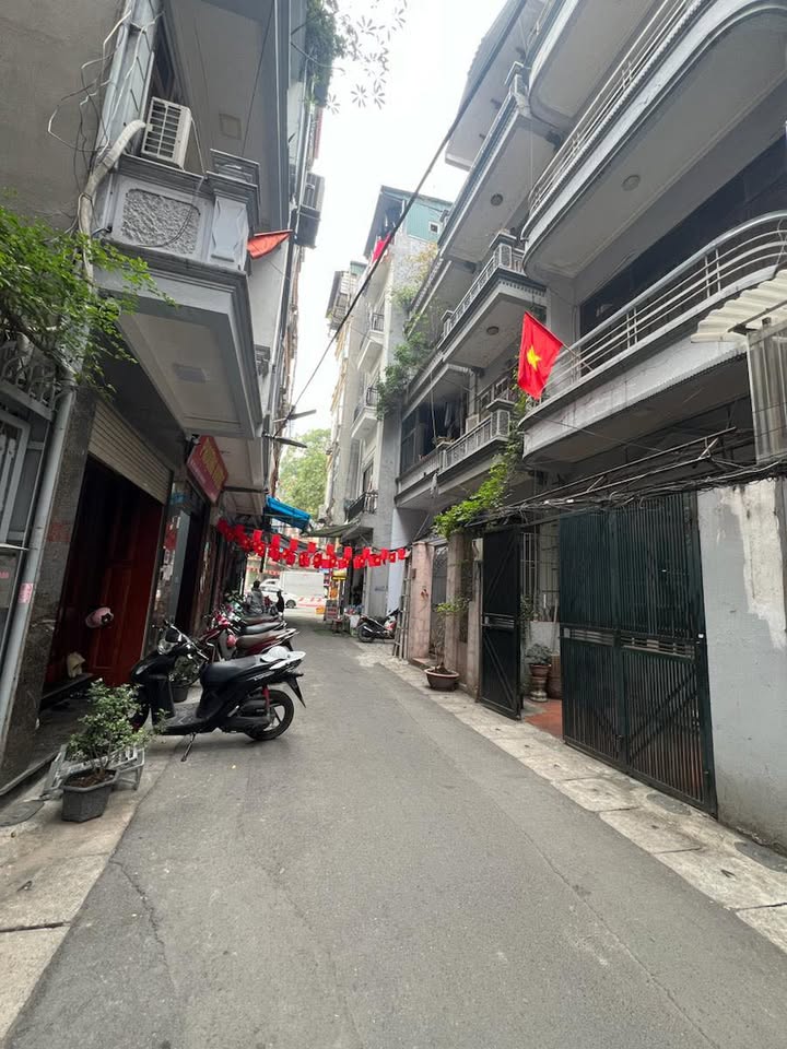 Nhà phố Lê Thanh Nghị 65m² giá 25 tỷ - Kinh doanh đỉnh cao, ô tô vào nhà!