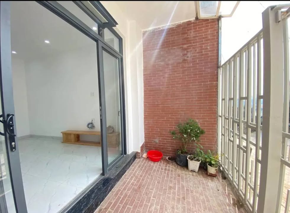 Bán Nhà Mặt Tiền Đường Huyền Trân, Đà Lạt 83m² - Sẵn Sàng Vào Ở!