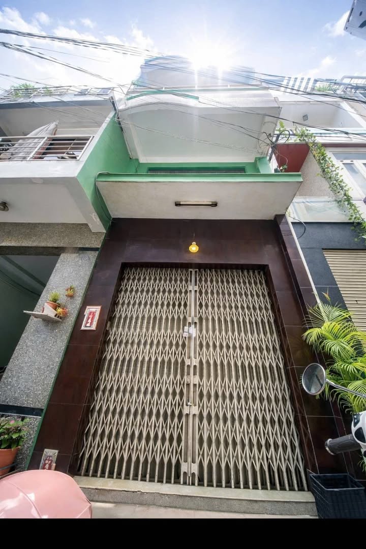 Nhà Âu Cơ Tân Bình 56m² giá 7.6 tỷ - Hẻm xe hơi thông thoáng!