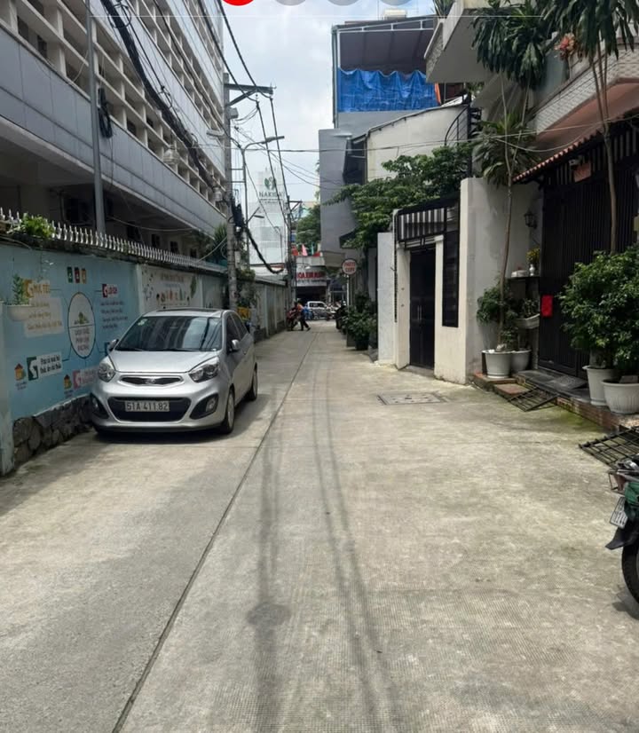 Nhà phố 5 tầng tại Thành Thái, Quận 10 - Giá chỉ 3.8 tỷ, sẵn sàng vào ở!