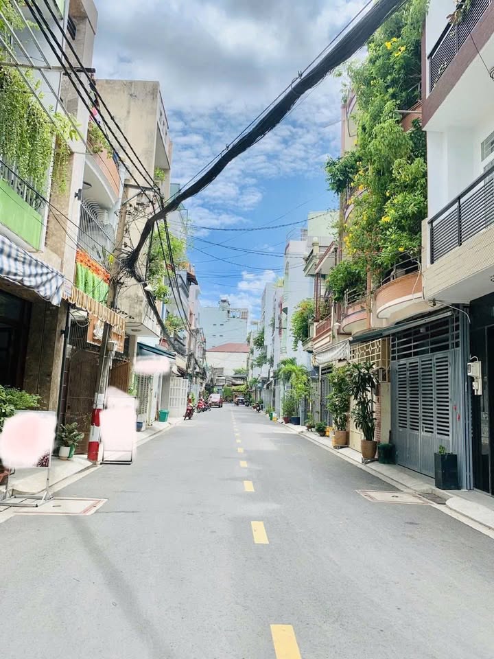 Nhà phố Lê Văn Sỹ, Quận Tân Bình 110m² giá 9.5 tỷ - Sổ hồng đầy đủ, công chứng ngay!