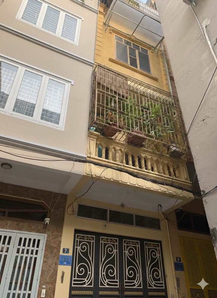 Nhà lô góc Phân lô Bà Triệu Hà Đông 45m² giá 9 tỷ - View sân chơi thoáng đãng!